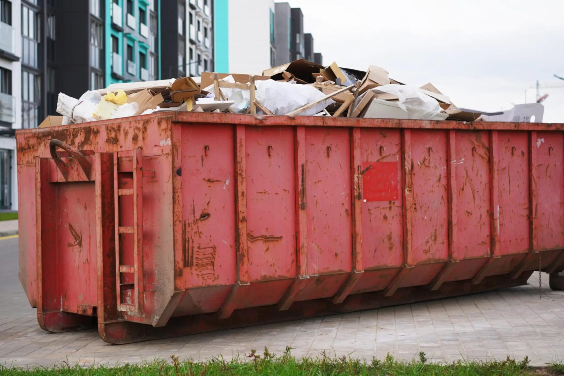 The Hidden Benefits of Dumpster Rental for Small Businesses
